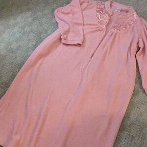 Blair Pink zip Robe w/pockets. Size Lg